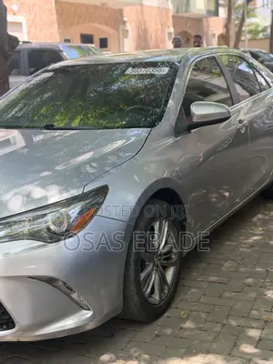Toyota Camry SE 4dr Sedan (2.5L 4cyl 6A) 2017 Silver