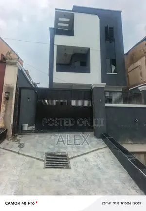 5bdrm Duplex in Ikeja Gra for rent