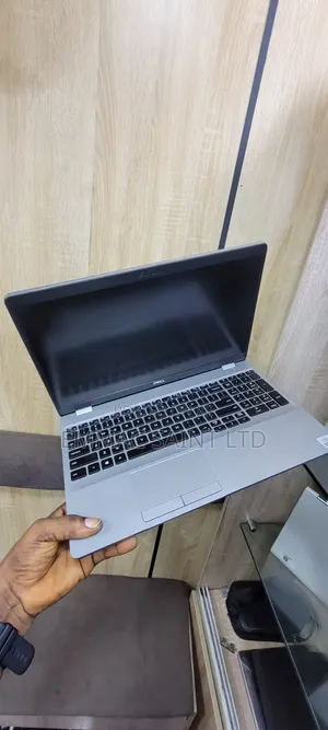 Laptop Dell Precision 3550 16GB Intel Core i5 SSD 256GB