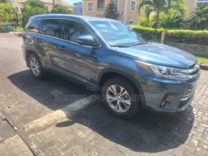 Toyota Highlander XLE 4dr SUV AWD (3.5L 6cyl 6A) 2015 Blue