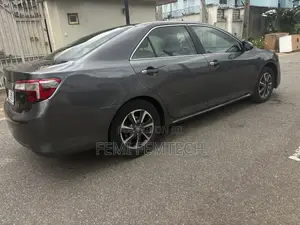 Toyota Camry LE 4dr Sedan (2.5L 4cyl 6A) 2013 Gray