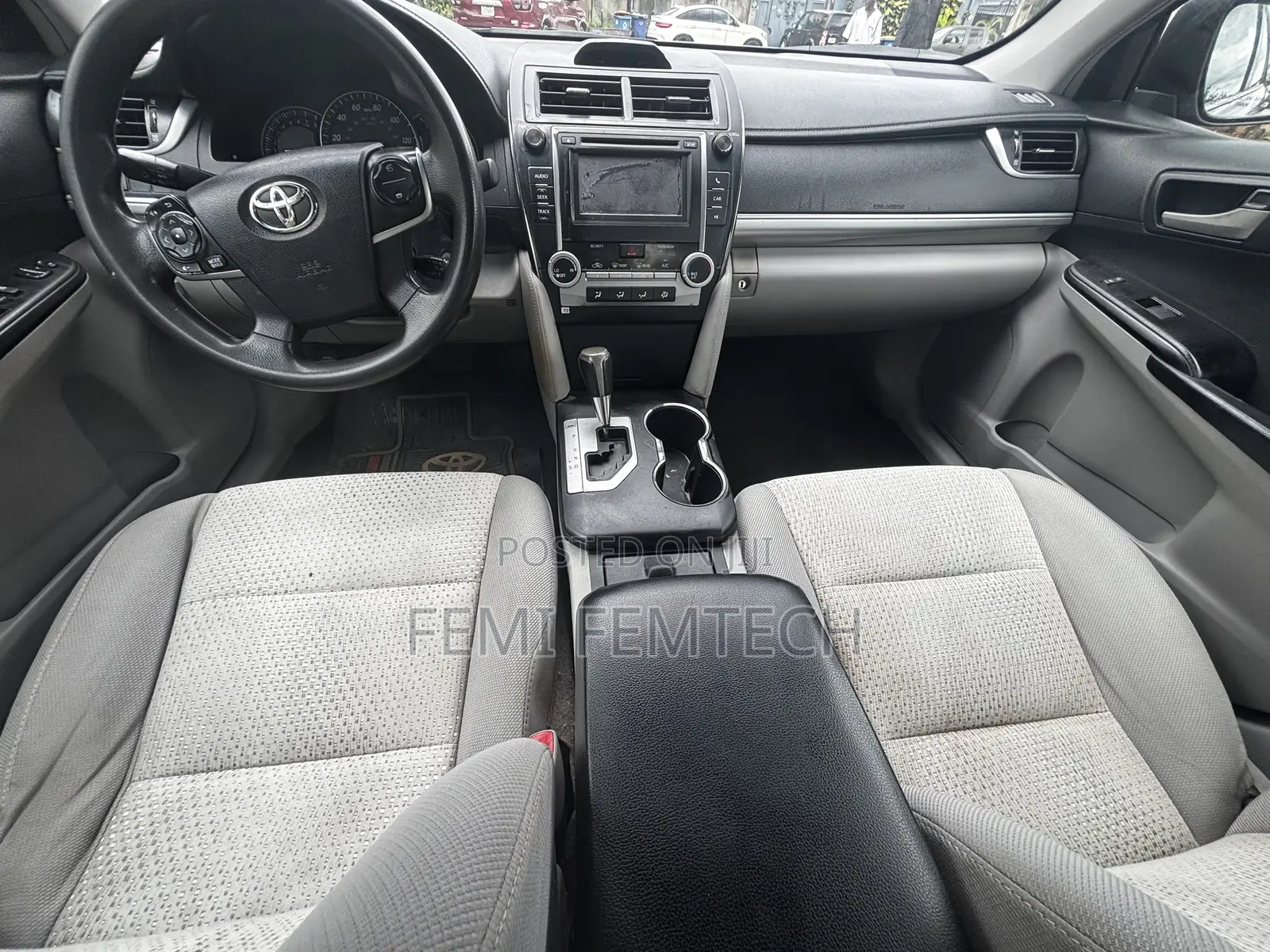 Toyota Camry LE 4dr Sedan (2.5L 4cyl 6A) 2013 Gray
