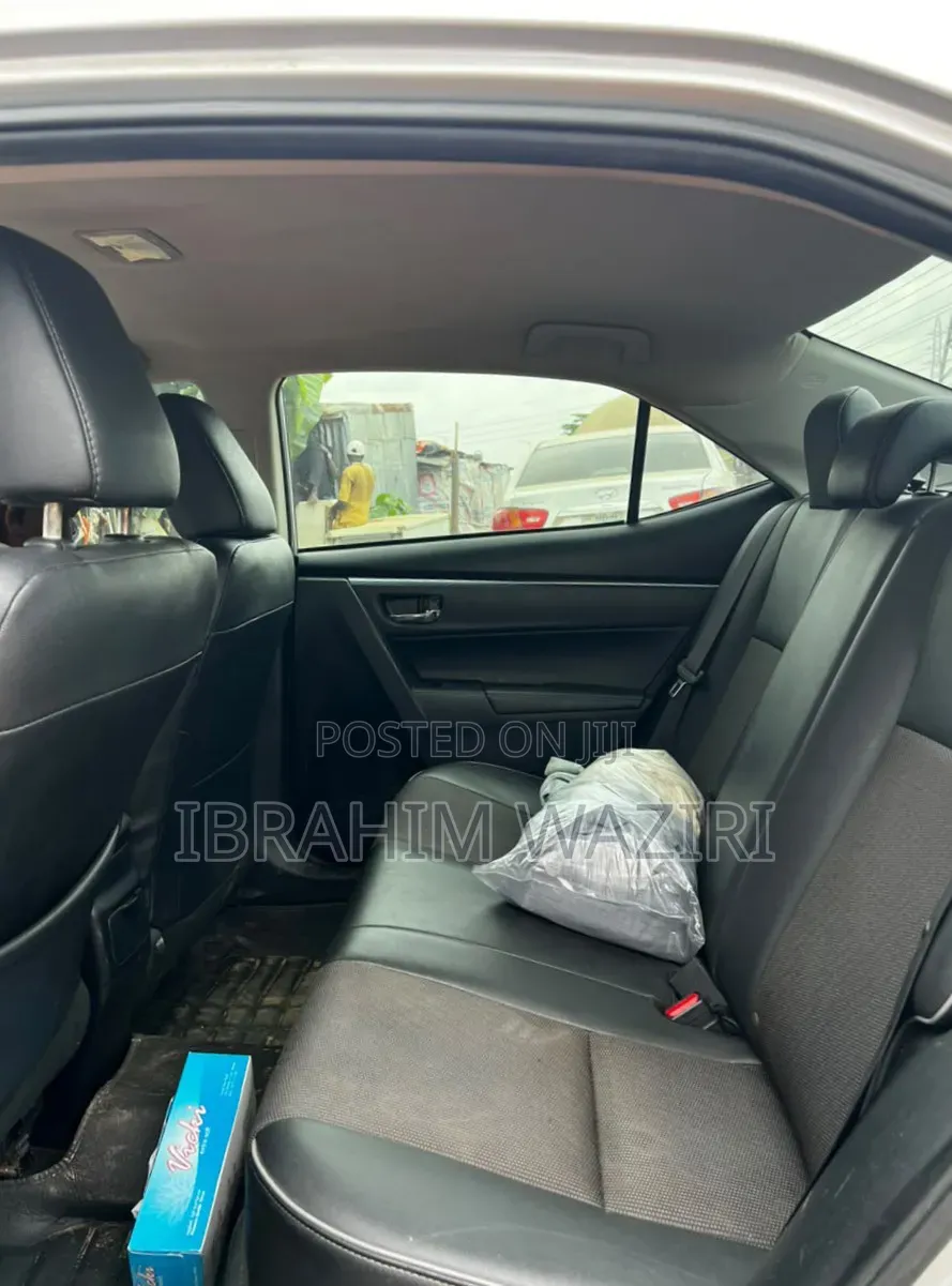 Toyota Corolla 2016 Silver