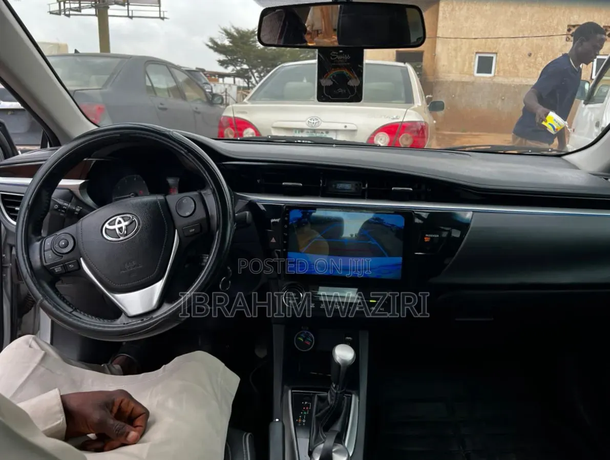 Toyota Corolla 2016 Silver