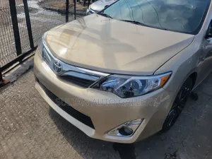 Toyota Camry LE 4dr Sedan (2.5L 4cyl 6A) 2012 Gold