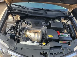 Toyota Camry LE 4dr Sedan (2.5L 4cyl 6A) 2012 Gold