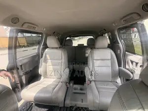 Toyota Sienna 2016 Gray
