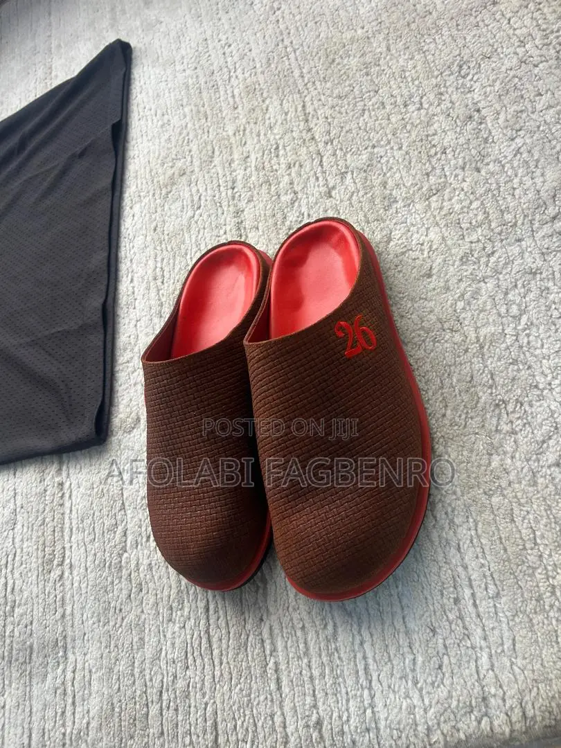 26 Fitted Mules