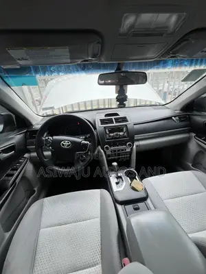 Toyota Camry LE 4dr Sedan (2.5L 4cyl 6A) 2012 Silver