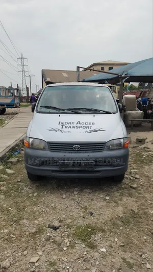 Toyota HiAce 2005 Silver