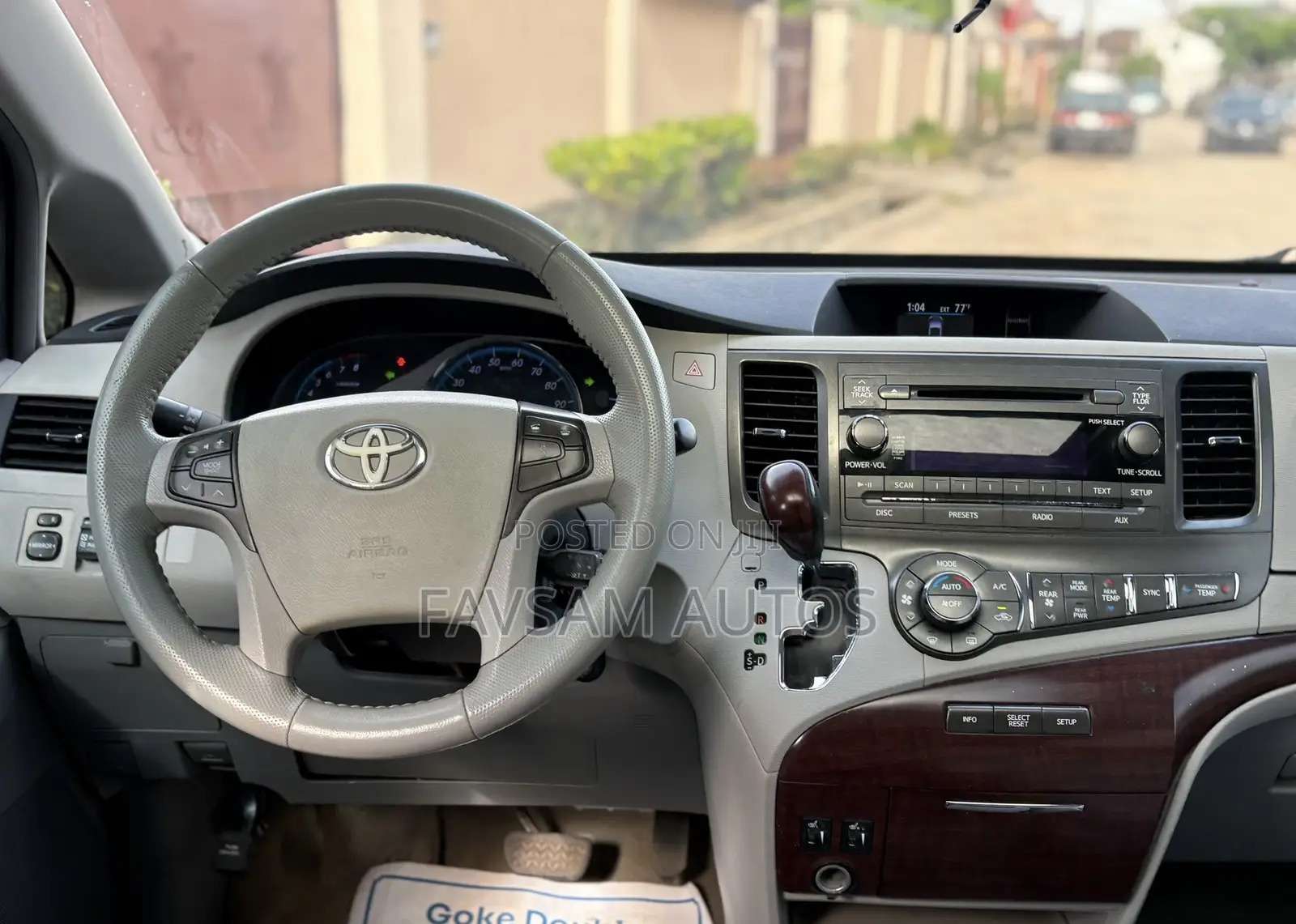 Toyota Sienna 2012 Black