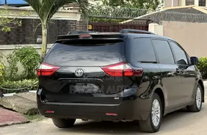 Toyota Sienna 2012 Black