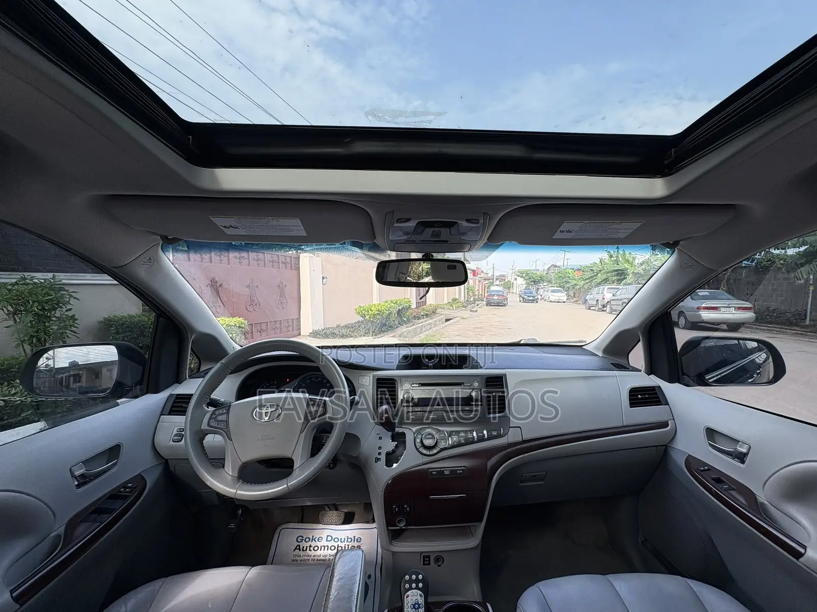 Toyota Sienna 2012 Black