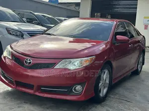 Toyota Camry SE 4dr Sedan (2.5L 4cyl 6A) 2013 Red