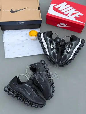 As E Dey Hot  NIKE LIQUID SNEAKER 
