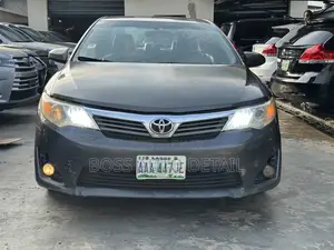Toyota Camry LE 4dr Sedan (2.5L 4cyl 6A) 2012 Gray