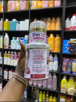 DAY12 Glow White Whitening Soap