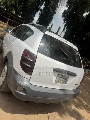 Pontiac Vibe Automatic 2003 White