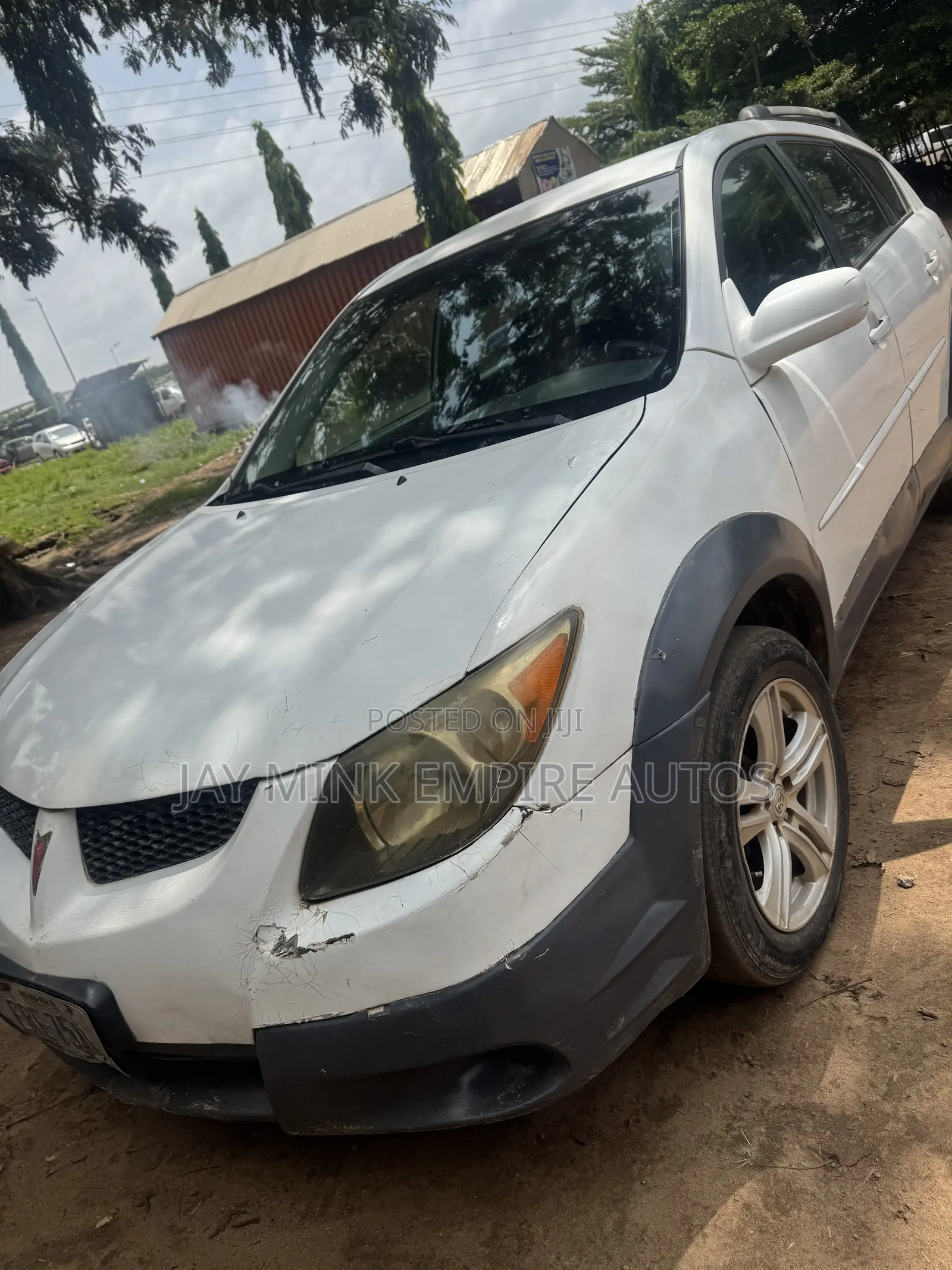 Pontiac Vibe Automatic 2003 White