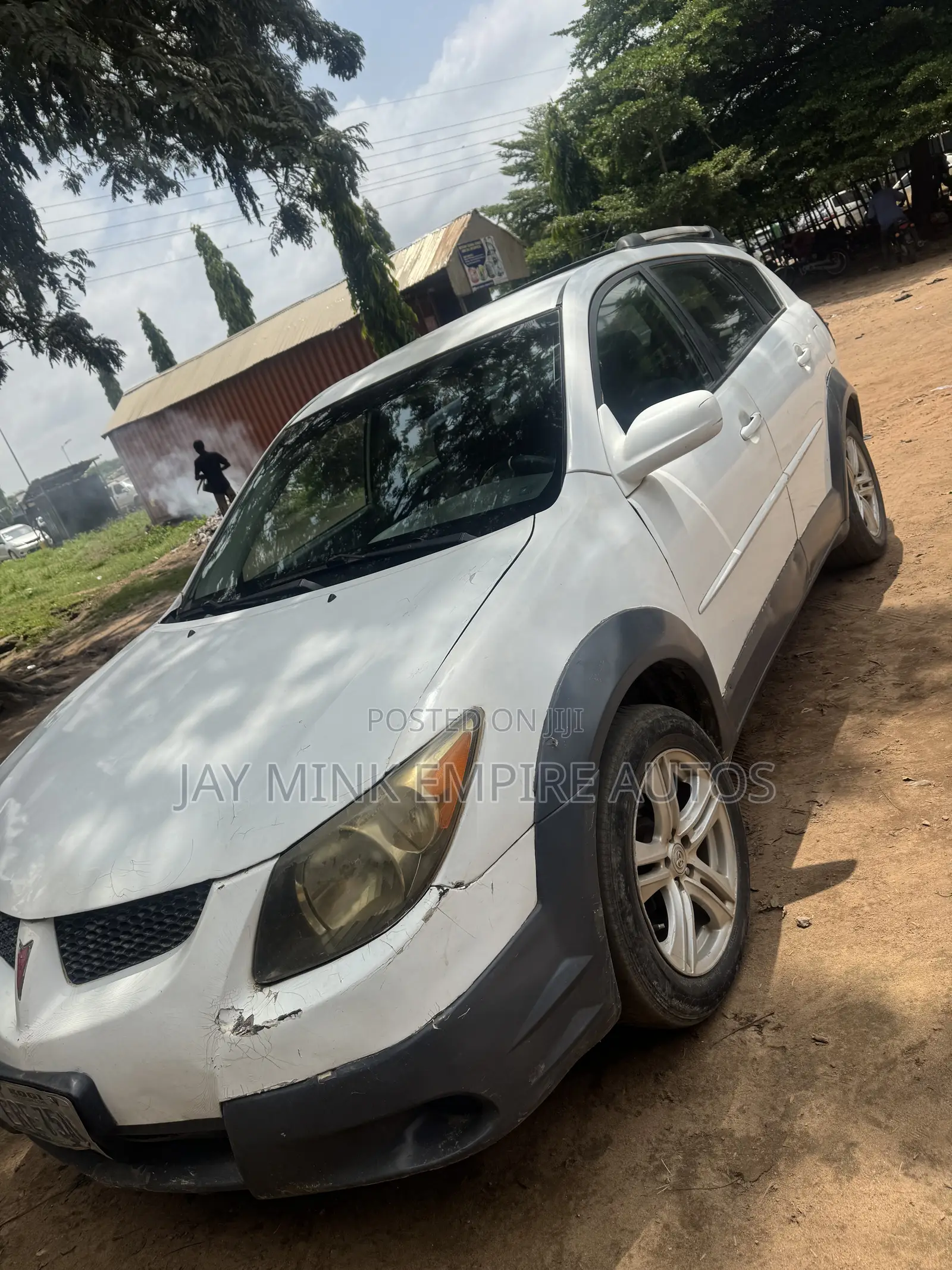 Pontiac Vibe Automatic 2003 White