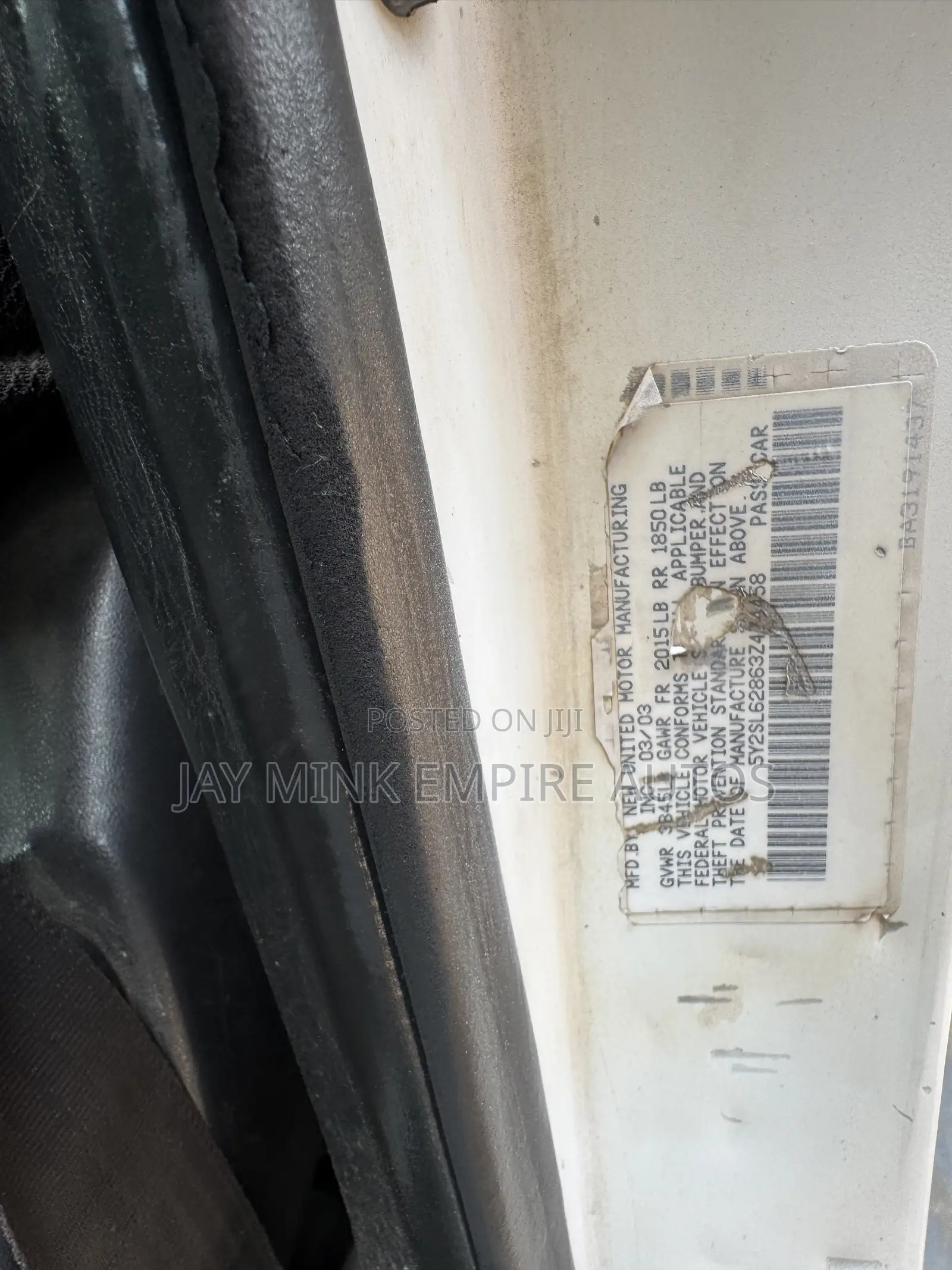 Pontiac Vibe Automatic 2003 White