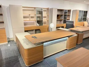 Supper Executive Office Table With Modern Amenities