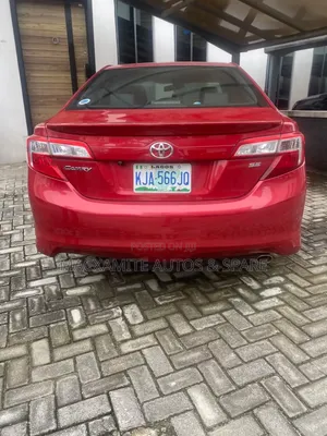 Toyota Camry SE 4dr Sedan (2.5L 4cyl 6A) 2014 Red