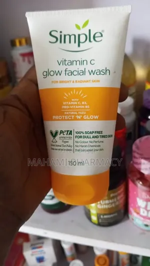 Simple Vitamin C Glow Facial Wash 150ml