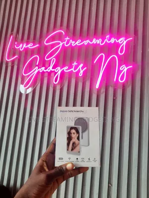 Magnetic Selfie Screen Pro