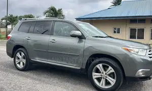 Toyota Highlander Limited 2011 Green