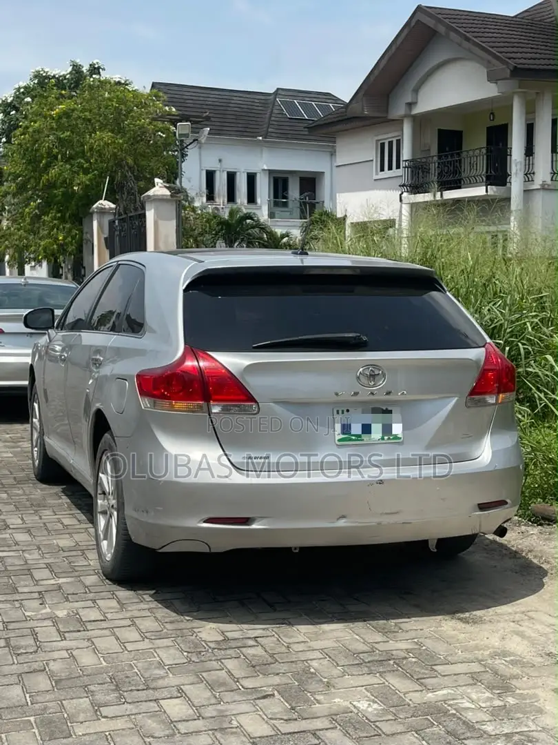 Toyota Venza Limited 2010 Silver