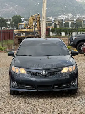 Toyota Camry SE 4dr Sedan (2.5L 4cyl 6A) 2013