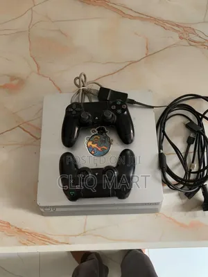 Sony PS4 Slim 500GB – Pre-Owned White Console With 2 Controllers