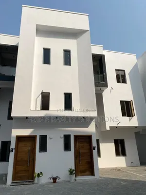 4bdrm Townhouse / Terrace in Lekki Phase 1 for rent