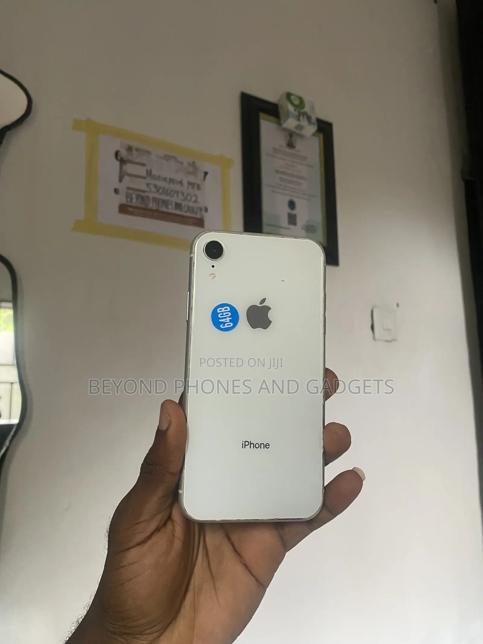 Apple iPhone XR 64 GB White