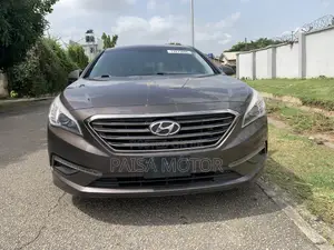Hyundai Sonata Base Sedan FWD (2.4L 4cyl 6A) 2017 Gray