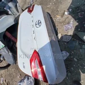 Boot Camry 2018