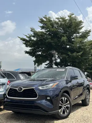 Toyota Highlander XLE AWD 2020 Blue