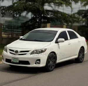 Toyota Corolla 2012 White