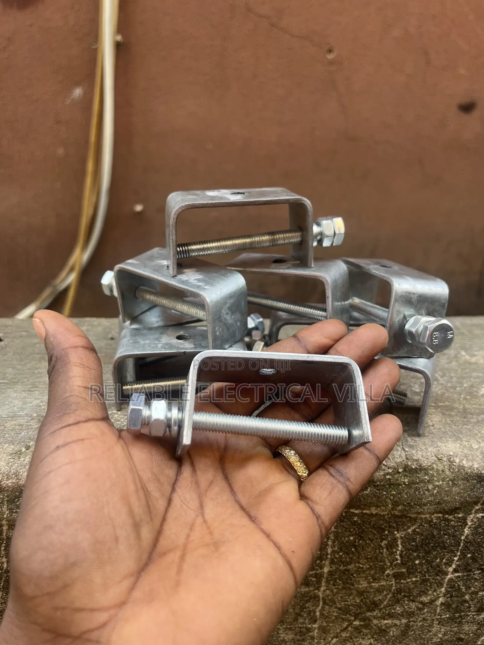Hooks/Hangers