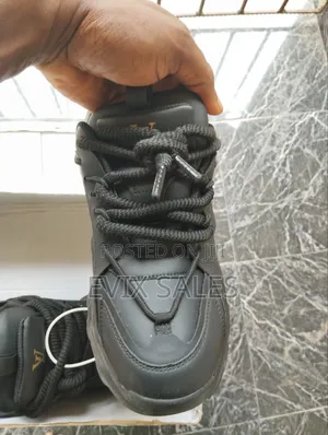 Louis Vuitton Sneakers
