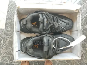 Louis Vuitton Sneakers