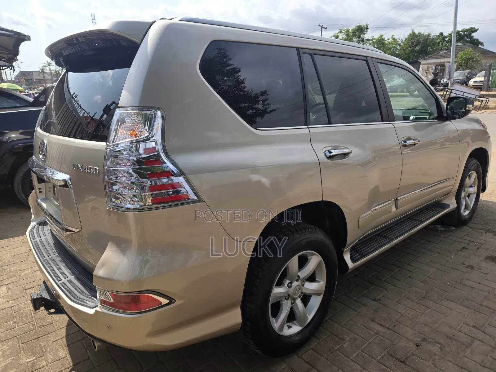 Lexus GX 460 2012 Gold