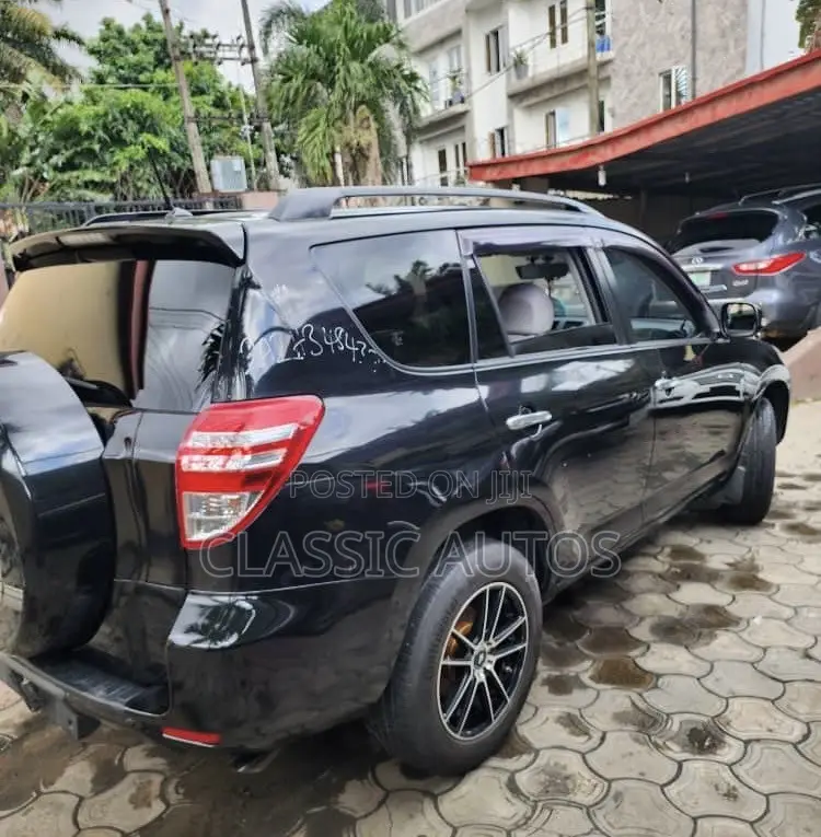 Toyota RAV4 2010 Gray