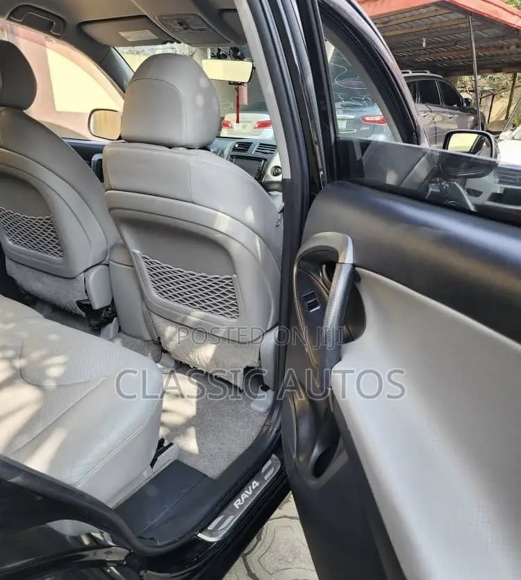 Toyota RAV4 2010 Gray