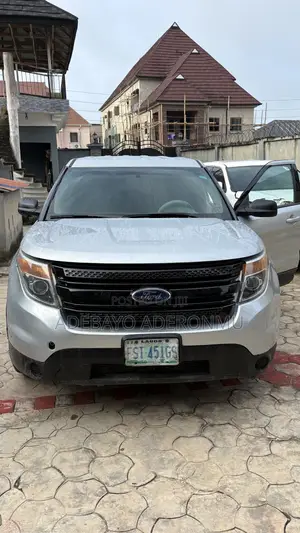 Ford Explorer 4dr SUV AWD (3.5L 6cyl 6A) 2015 Silver