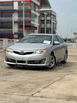 Toyota Camry SE 4dr Sedan (2.5L 4cyl 6A) 2013 Silver