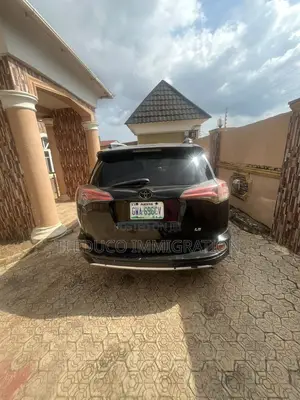 Toyota RAV4 XLE 4dr SUV (2.5L 4cyl 6A) 2015 Black