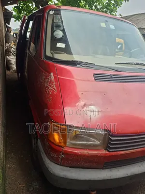 Volkswagen Transporter 2002 Red