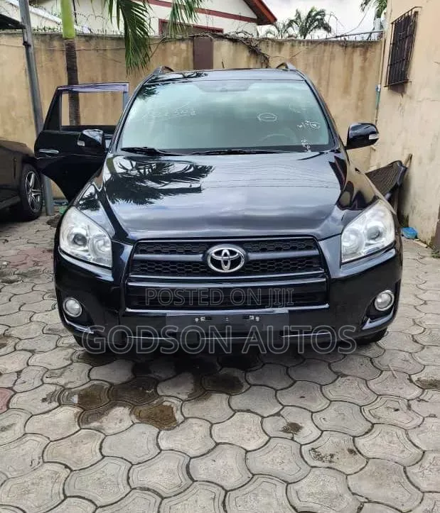 Toyota RAV4 2010 Black